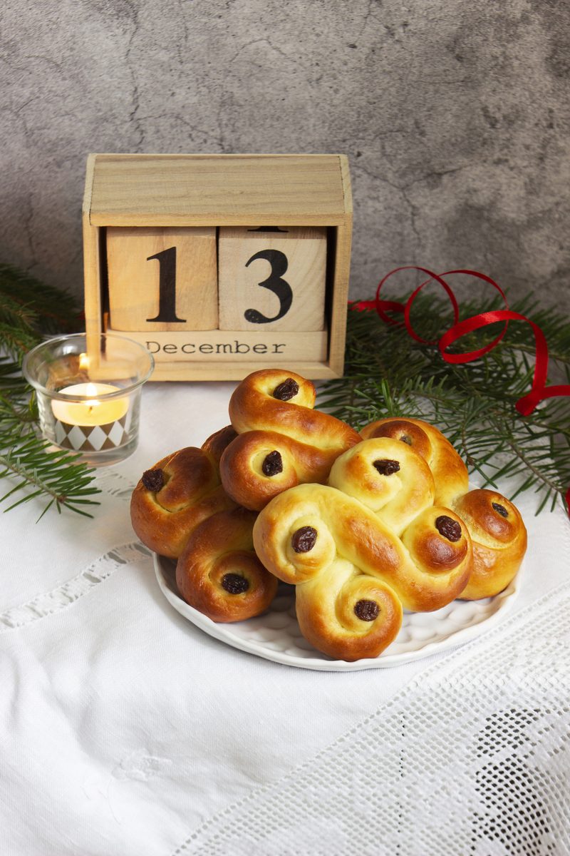 Lussekatter, S-shaped Swedish saffron buns with raisins