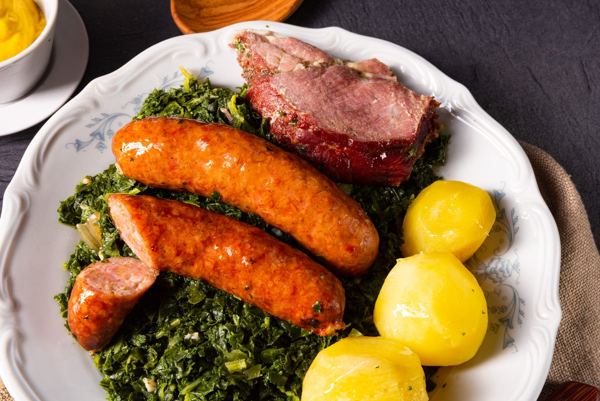 Grünkohl mit Pinkel, Kale with Pinkel Sausage