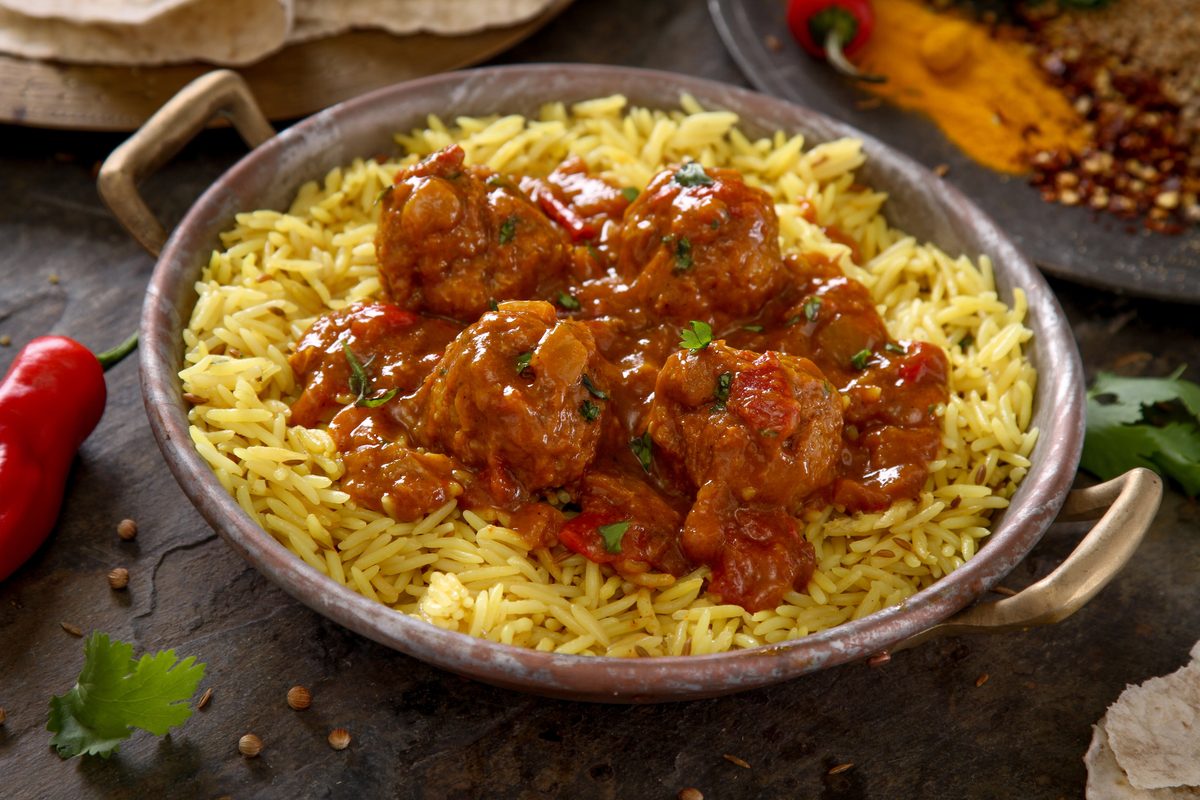 Boller i karry, Meatballs in Curry Sauce