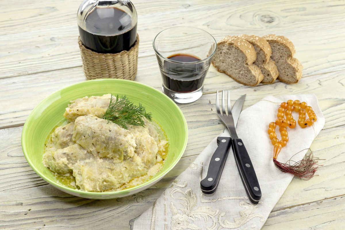 Lahanodolmades avgolemono, Cabbage Rolls with Egg-Lemon Sauce